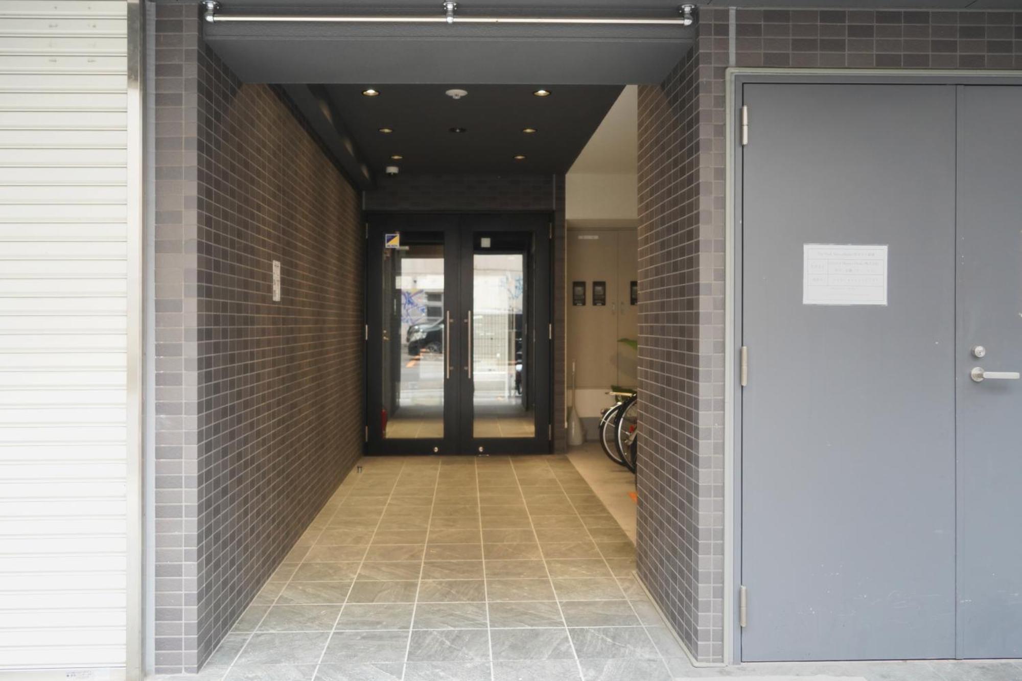 Ferienwohnung The Peak Shinsaibashi Ōsaka Exterior foto